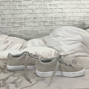 Grey Pumas Sneakers